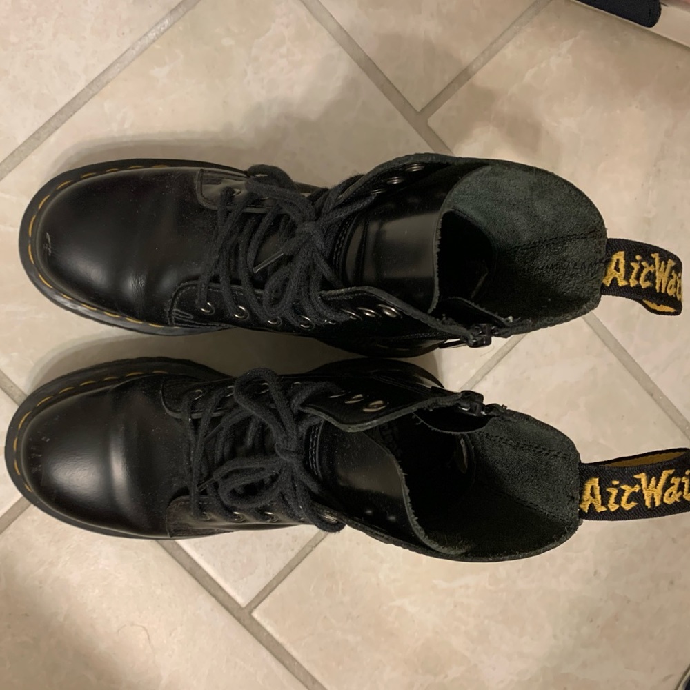 Dr.Martens Jaden platform 8 eye boot black